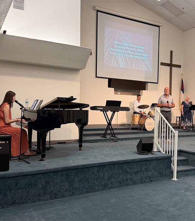 Christian worship service at lakeland trinity Baptist church. TBC Lakeland sings gospel hymns and contemporary worship songs